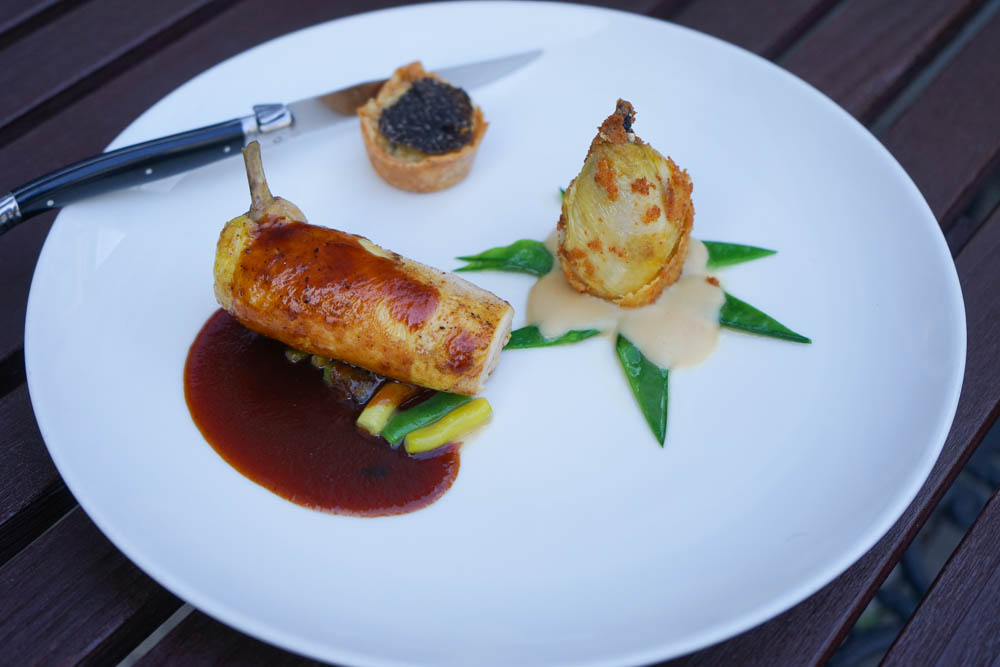 Restaurant Florhof, Zürich - Duo vom Mistkratzerl, Entenleber, Kartoffeltarte mit Australischem Trüffel, Bohnengemüse 1