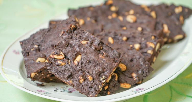 Schoko-Brownies mit gesalzenen Erdnüssen 3