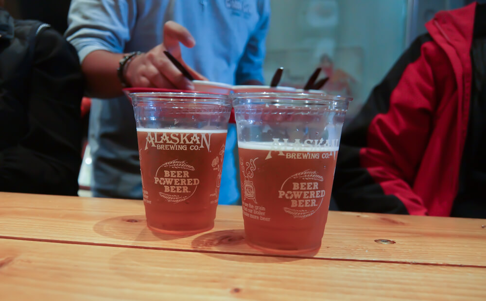 Tracy’s King Crab Shack, Juneau - Krabben und Bier aus Alaska