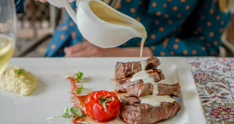 Vinotel Restaurant, Tiflis - Steak und Buttersoße