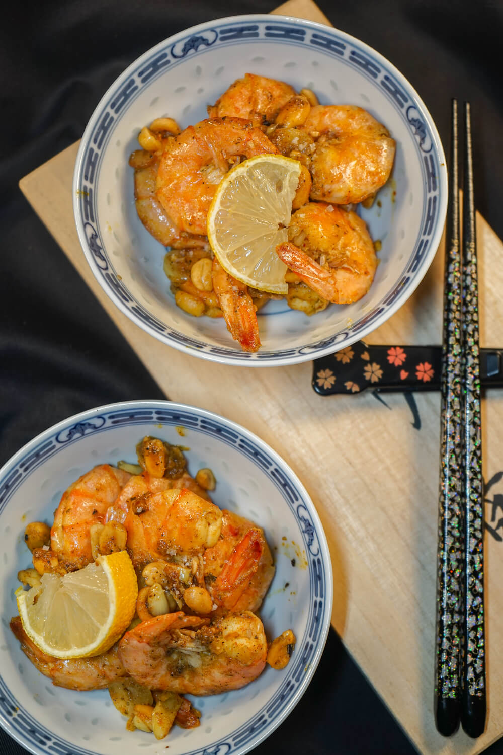 Curry Garnelen mit gerösteten Erdnüssen und Knoblauch - Köstlich wärmend!