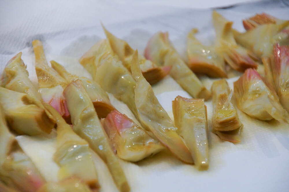 École de Cuisine Ducasse, Paris -Artischocken abtropfen lassen