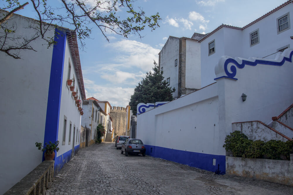 Óbidos, Portugal - Farbenfrohe kleine Stadt