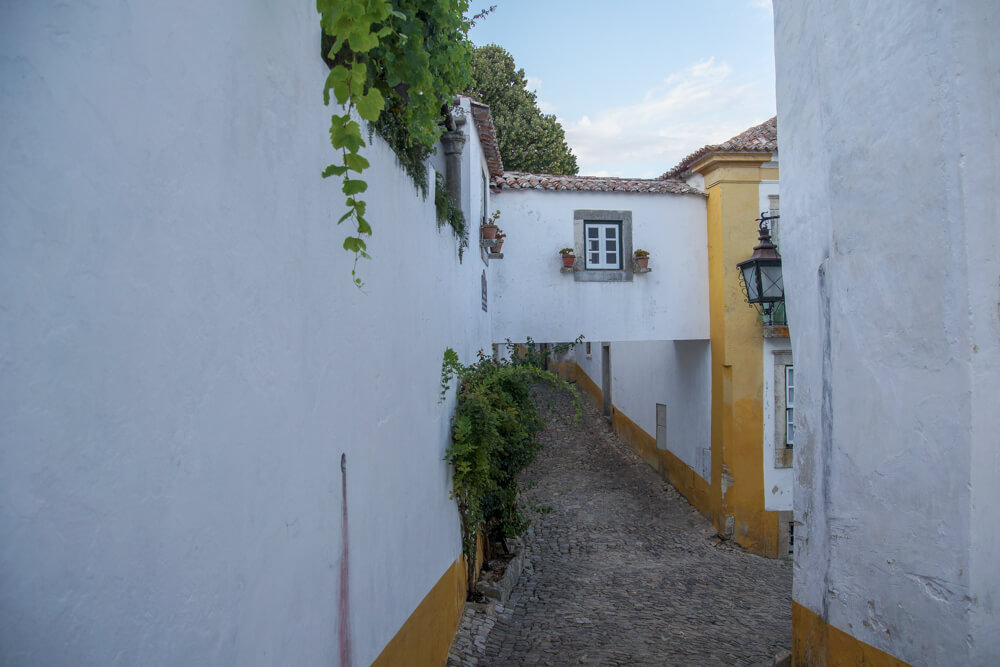 Óbidos, Portugal - Zimmer und Brücke