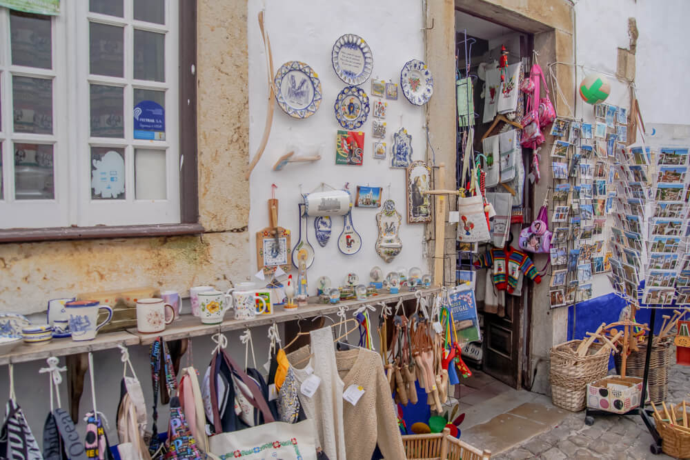 Óbidos, Portugal - typische Souvenir Läden