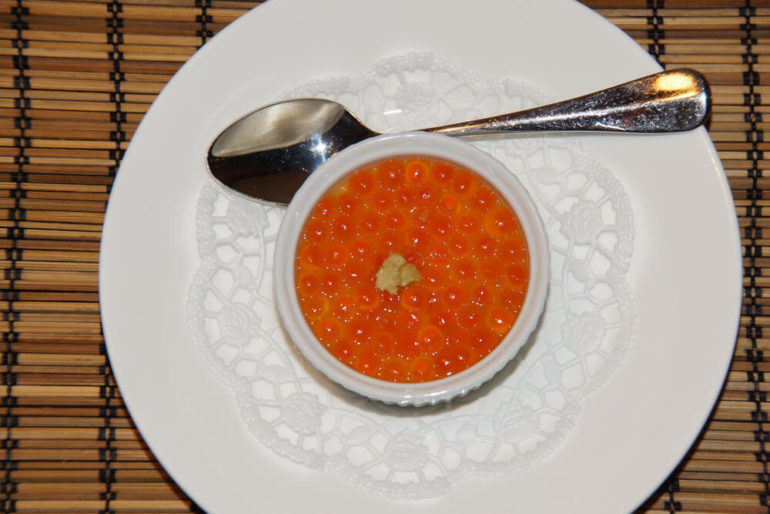 Chawanmushi mit Lachskaviar -„Teeschalengedämpftes“ mit Keta Kaviar ...