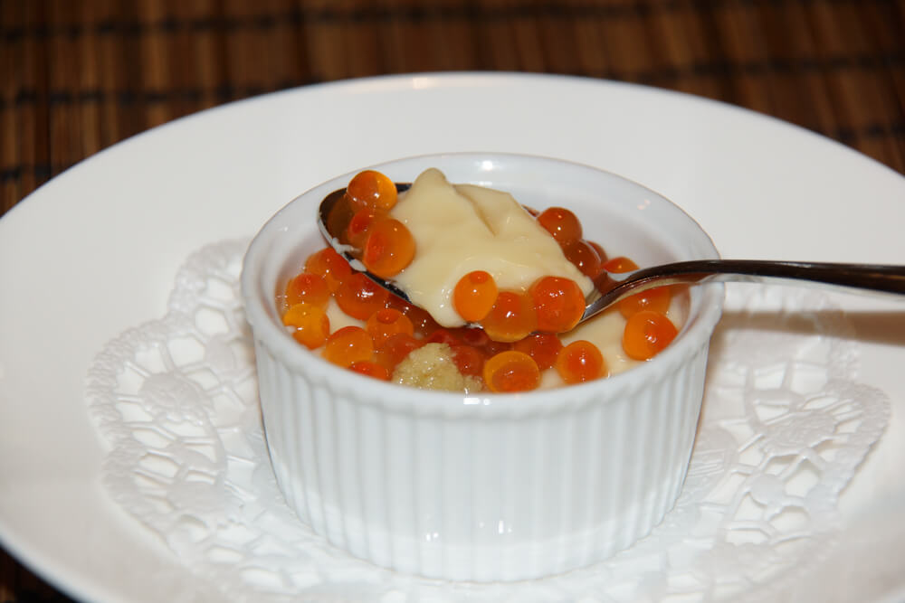 Chawanmushi mit Lachskaviar -„Teeschalengedämpftes“ mit Keta Kaviar ...