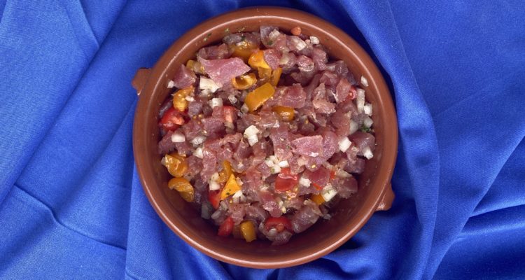 Thunfisch Ceviche mit Tomaten und Olivenöl-min