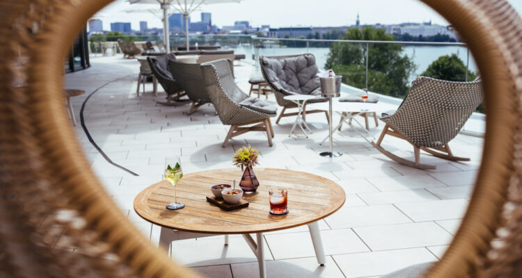 The Fontenay_Bar Terrasse_copyright Dennis Dorwath-2