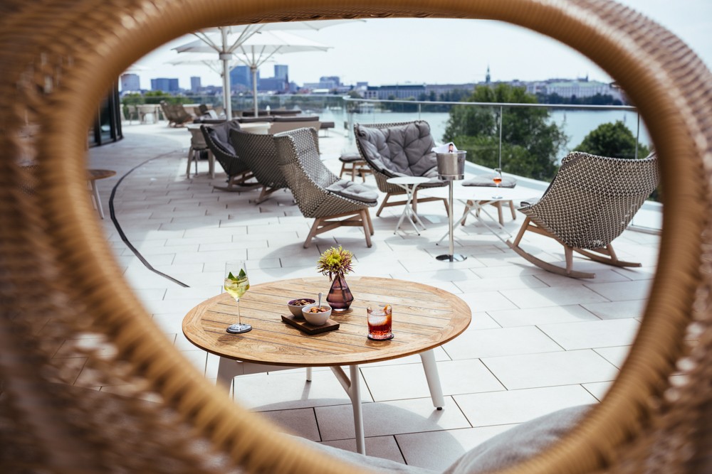 The Fontenay_Bar Terrasse_copyright Dennis Dorwath-2