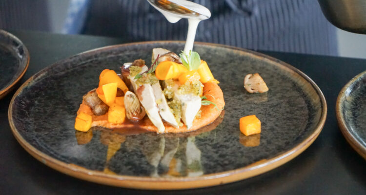 Aubergine Restaurant Starnberg - Zitronenhähnchen, Tomatenpolenta, Steinpilz, Kürbis 2