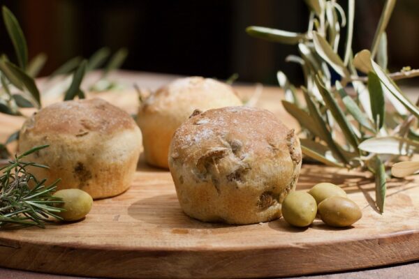 Einfach mal gehen lassen - Mediterrane Muffins mit Oliven und Rosmarin